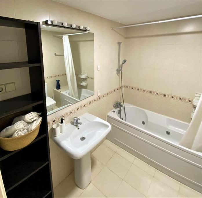 Klimatyczny Loft I Egzotyczny Basen Apartment Benalmadena Luaran gambar